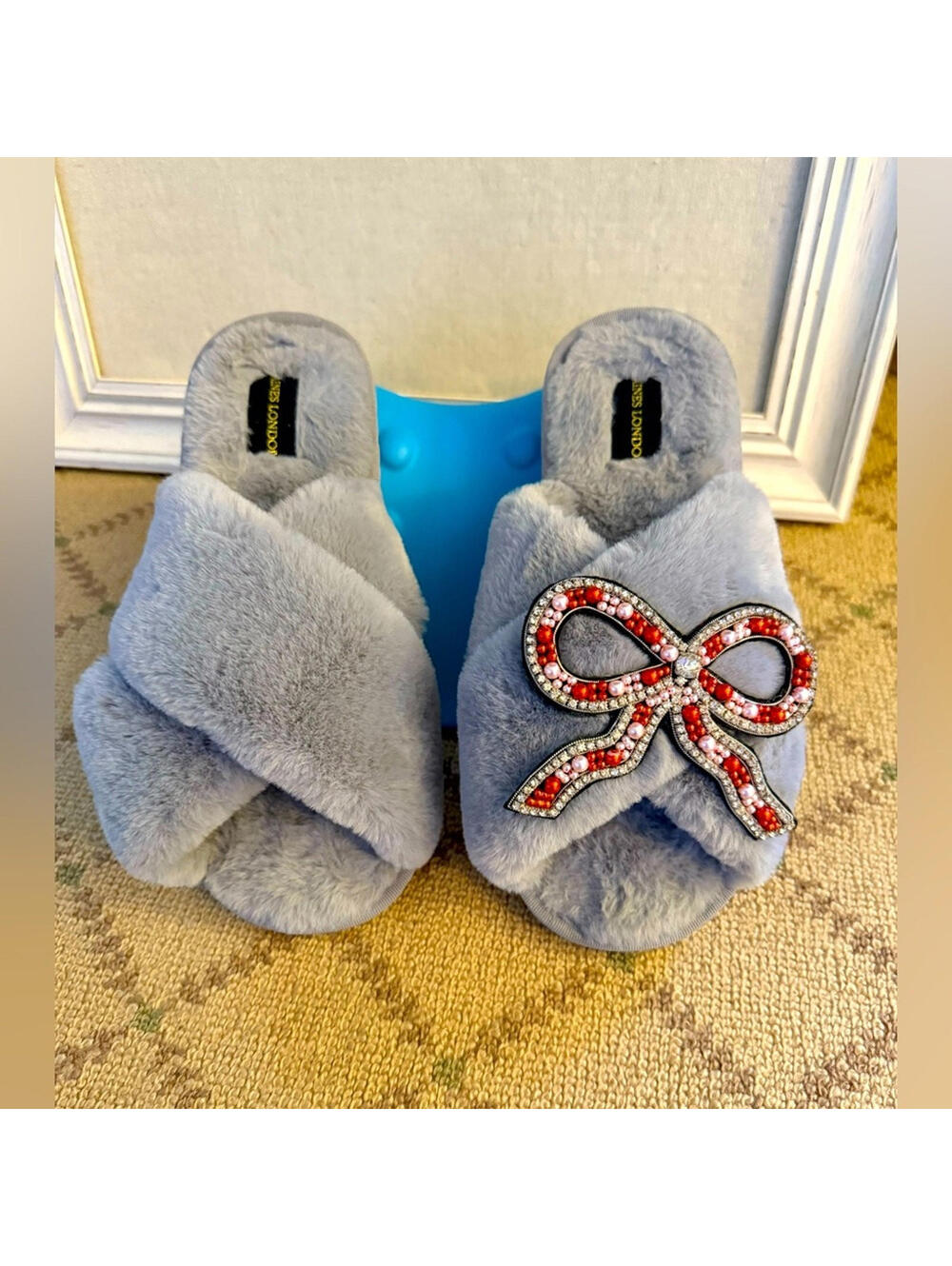 Laines London Classic Slippers with beautiful detailed bow 8.5